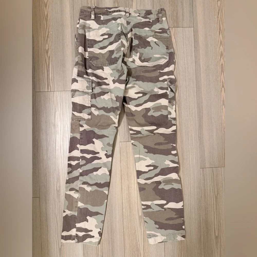 J. Crew Vintage Straight Cargo Pants in Camo Women’s size 25